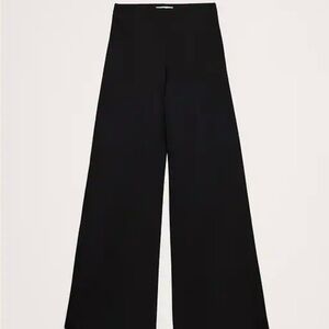 Banana Republic Everywhere pull on Black Wide-Leg Pants- Medium Tall